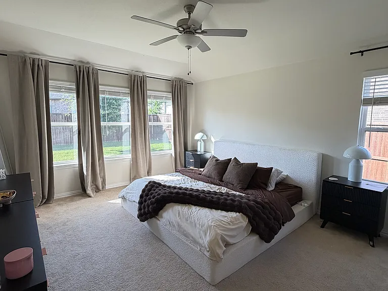 2504 Melrose Dr — Photo 24