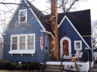 742 Illinois St, Geneva, IL 60134