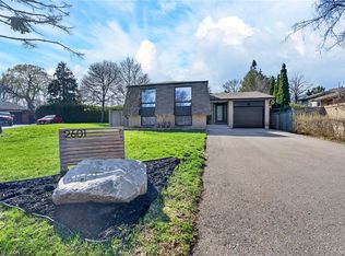 2601 Windjammer Rd, Mississauga, ON L5L1H7
