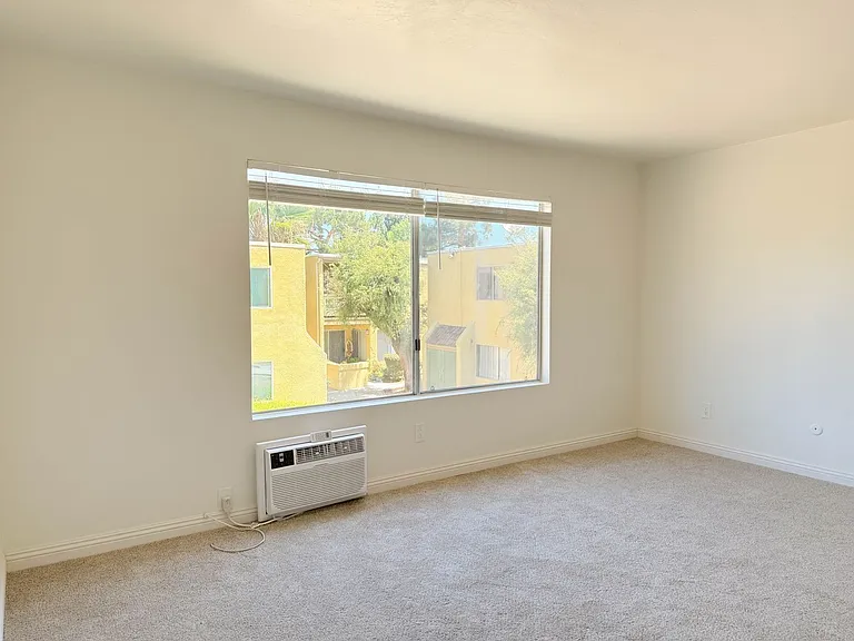 Sun Valley Gardens Apartments — Photo 14