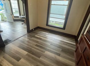 398-400 Locust Ave, Amsterdam, NY 12010