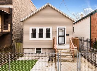 841 W 34th St, Chicago, IL 60608