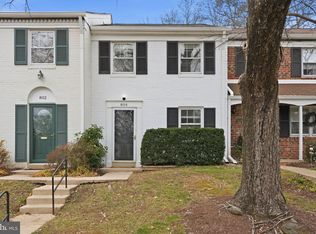 804 Azalea Dr #16, Rockville, MD 20850