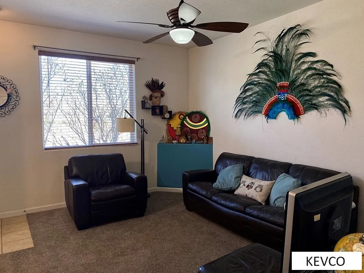 Building Photo - 2851 Kansas Dr #F