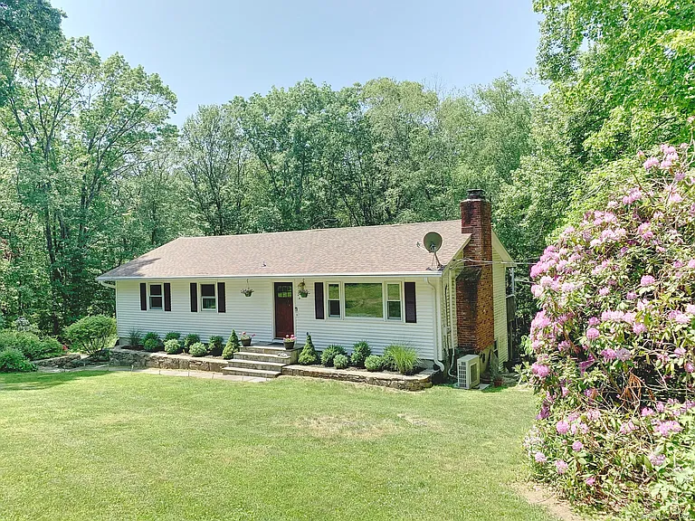 177 Blueberry Hill Rd — Photo 1