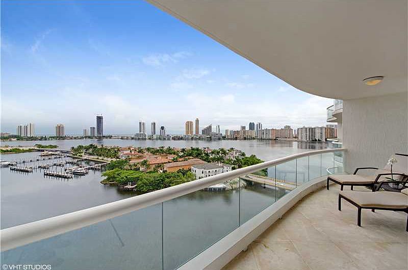 Luxury Bellamare Mansion in Williams Island