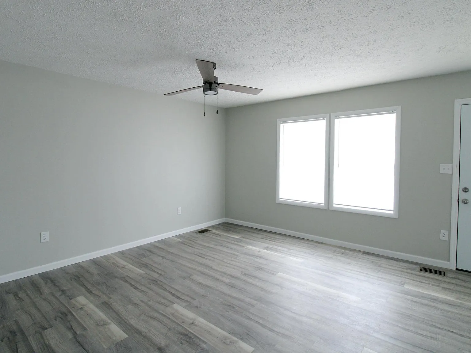 3 bed, 896 sqft, $1,395 — Photo 4