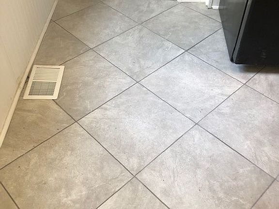 5th image of 1044 Dekalb St APT 1R