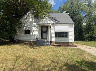 16015 S Lotus Dr, Cleveland, OH 44128