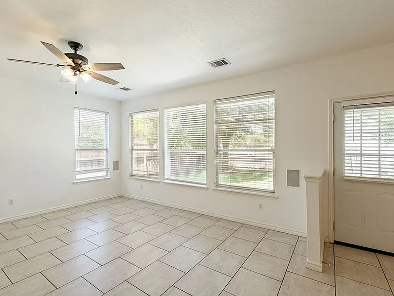 1016 Tom Seaver Pl — Photo 4