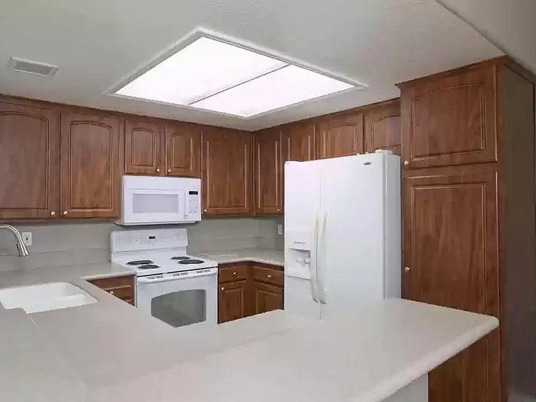 42140 Lyndie Ln — Photo 11