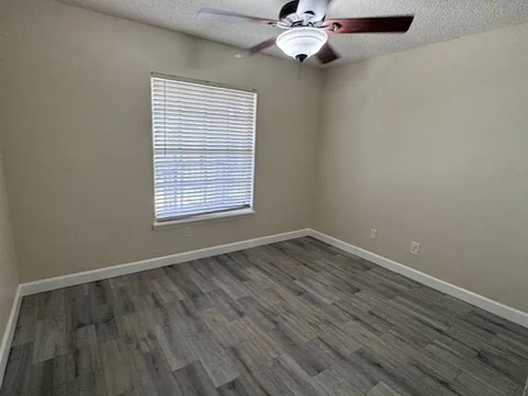 109 Reserve Cir #213 — Photo 8