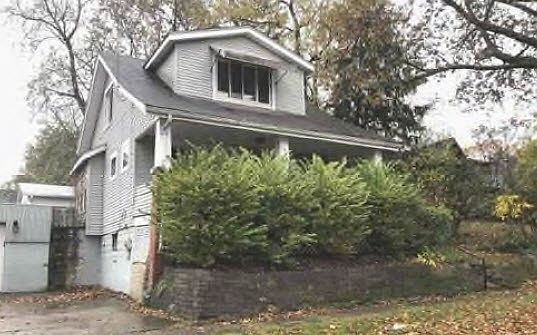1st image of 141 1st St NE