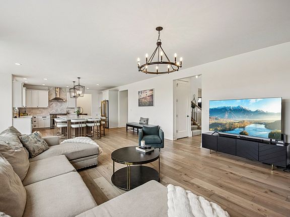 4th image of 3276 Cornflower Way