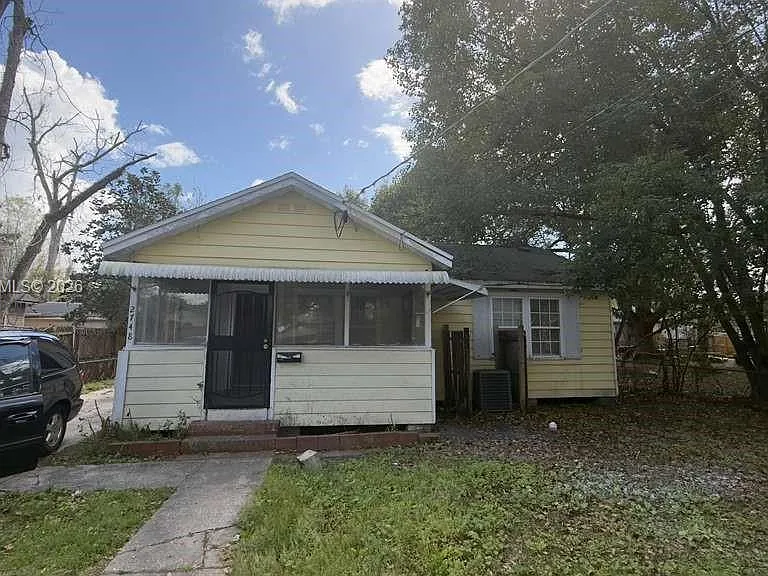 2748 Broadway Ave — Photo 37