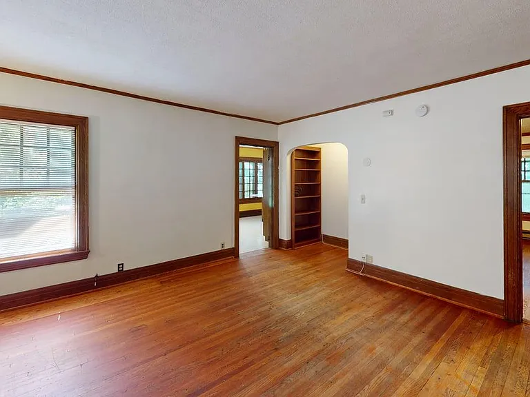 1052 Baldwin Ave — Photo 30
