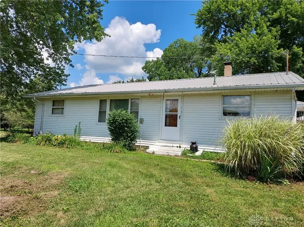 3047 Vietor Rd, Greenville, OH 45331