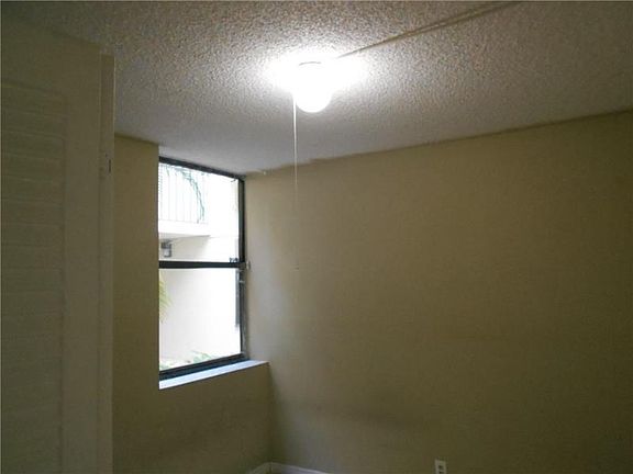 5th image of 20401 NE 30th Ave #1188