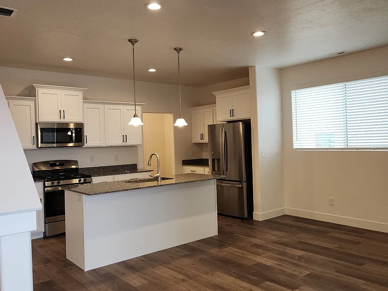924 S 850 W #1 — Photo 4