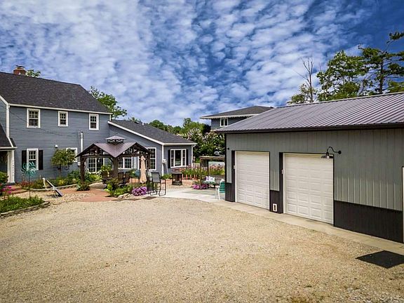 5th image of 3907 Woodside Dr