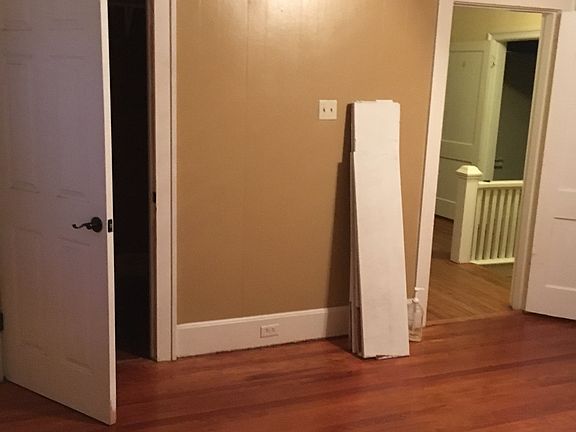 Master bedroom/Walkin closet