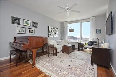 Rented by Space Marketing Shop