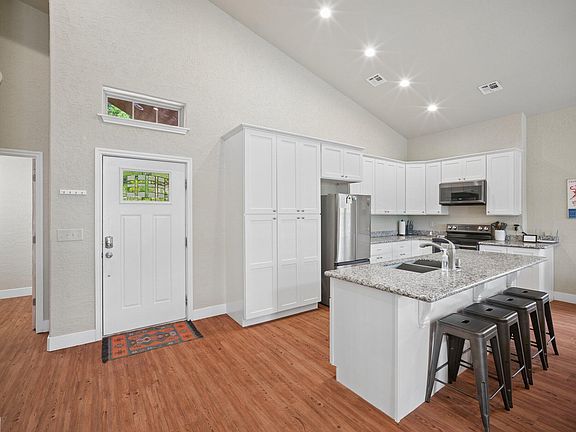 4th image of 50 Dripping Springs Ct