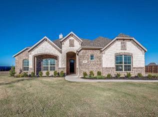 820 Cross Creek Dr, Waxahachie, TX 75167