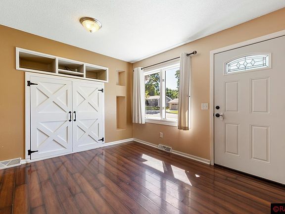 4th image of 414 Linda Dr