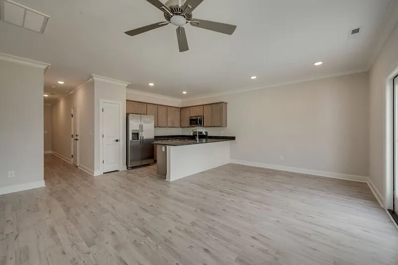 3 bed, 2.5 bath, 1550 sqft, $1,950 — Photo 3
