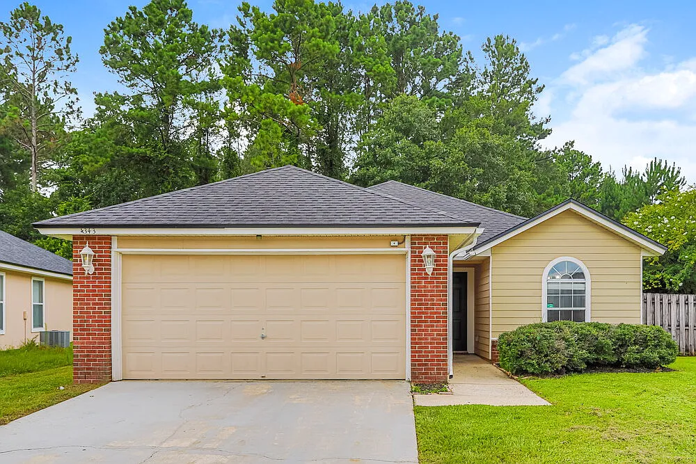 3 bed, 2.0 bath, 1544 sqft, $2,590 — Photo 1