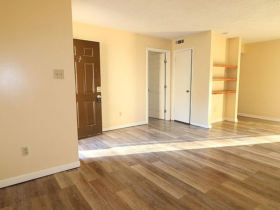 3rd image of 4915 Cotton Row NW