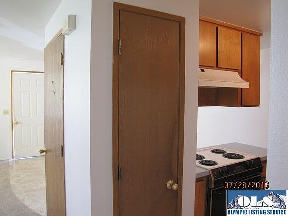 3rd image of 1826 W 12th St