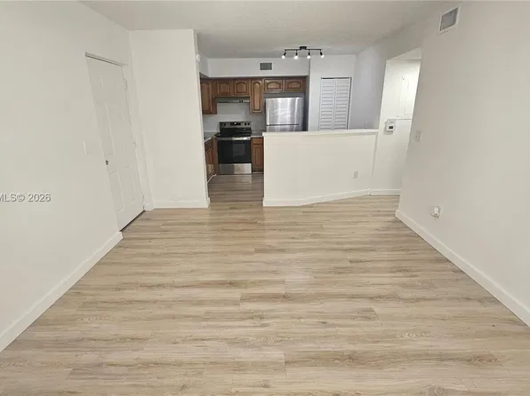 3700 N 56th Ave APT 1012, Hollywood, FL 33021