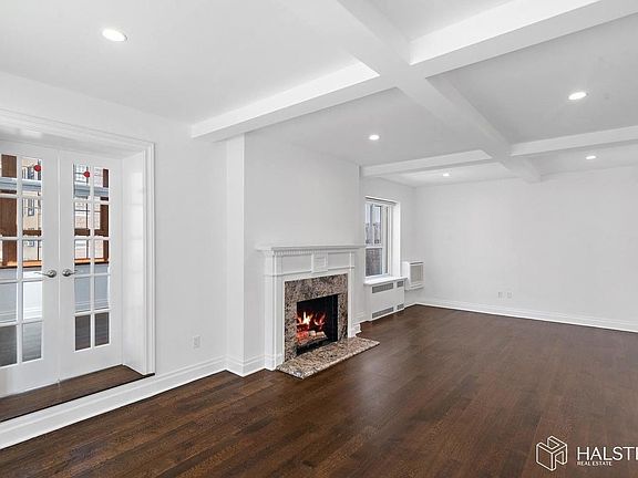 5th image of 160 E 89th St Ph C