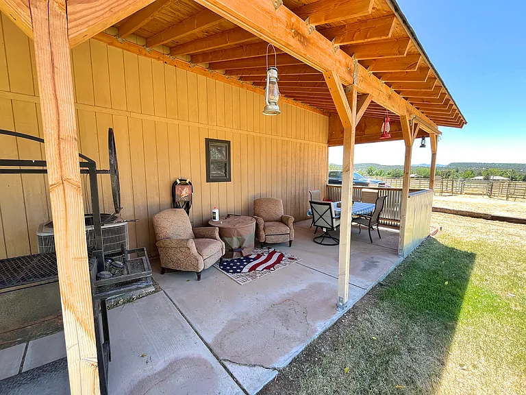 825 N Horsemans Park Dr W — Photo 22