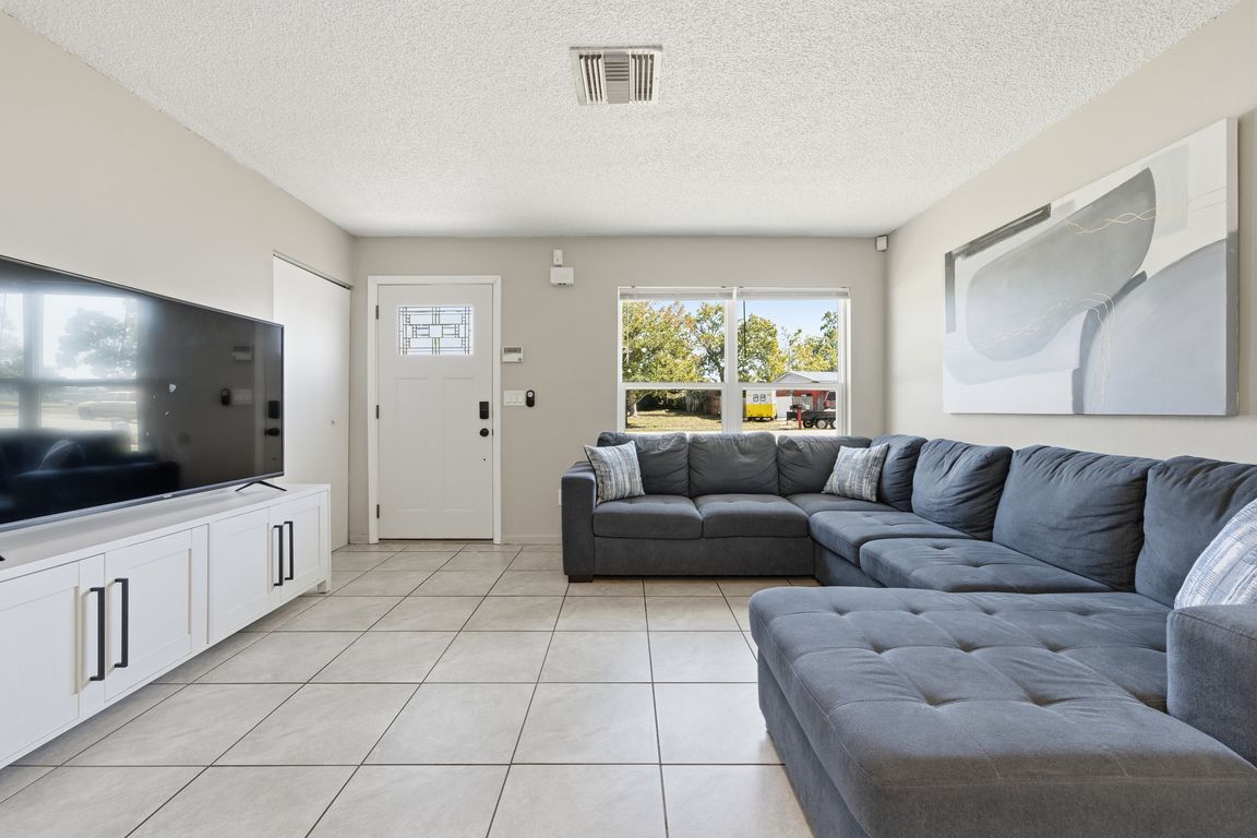 next background image