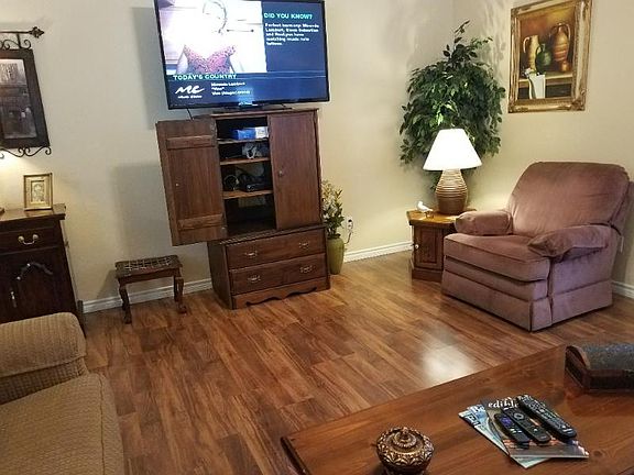 2nd image of 207 Lucky Clover Ln