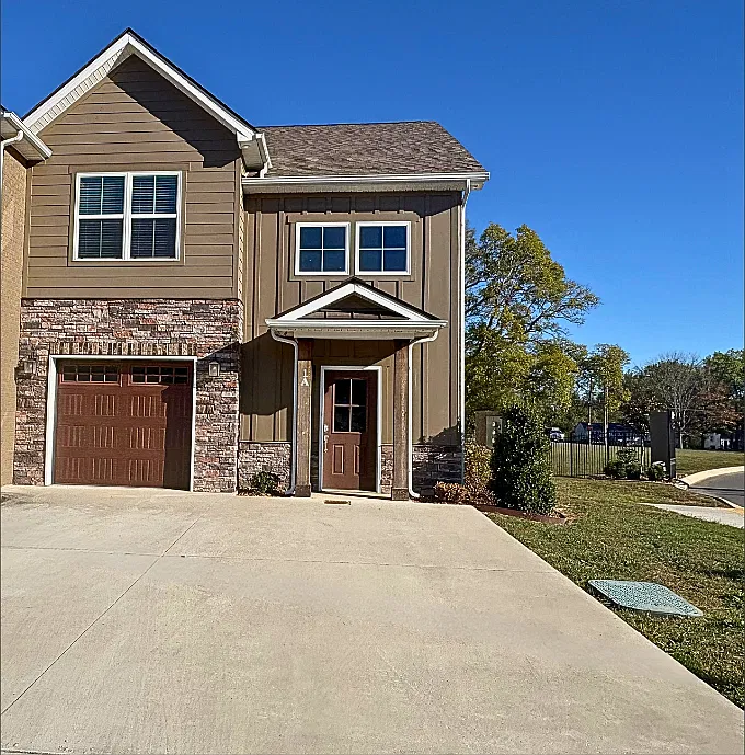 2 bed, 1.5 bath, 1485 sqft, $1,650 — Photo 2
