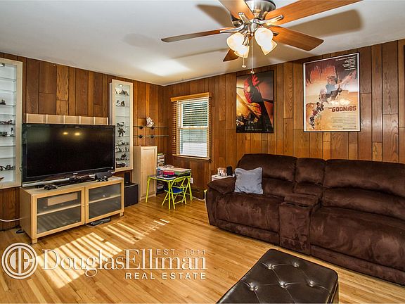 4th image of 22 Galahad Ln