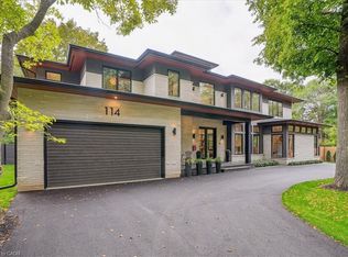 114 Reding Rd, Hamilton, ON L9G1M8