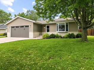 2032 Chapman Dr, Waukesha, WI 53189