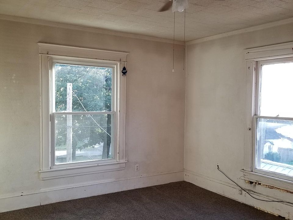 1st image of 923 Gardner St APT B