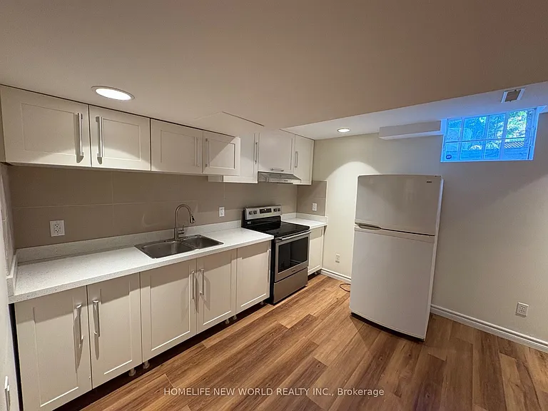 41 Majestic Dr #BASEMENT — Photo 11