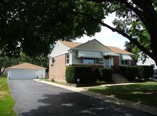 3064 Patton Dr, Des Plaines, IL 60018