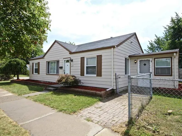 26375 Normandy St, Roseville, MI 48066