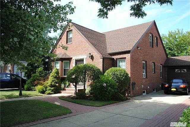 2nd image of 106 Emerson Ave