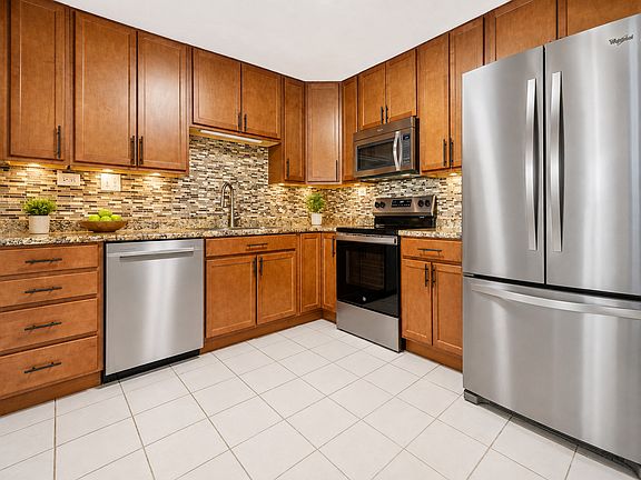 3rd image of 375 Plum Creek Dr APT 312