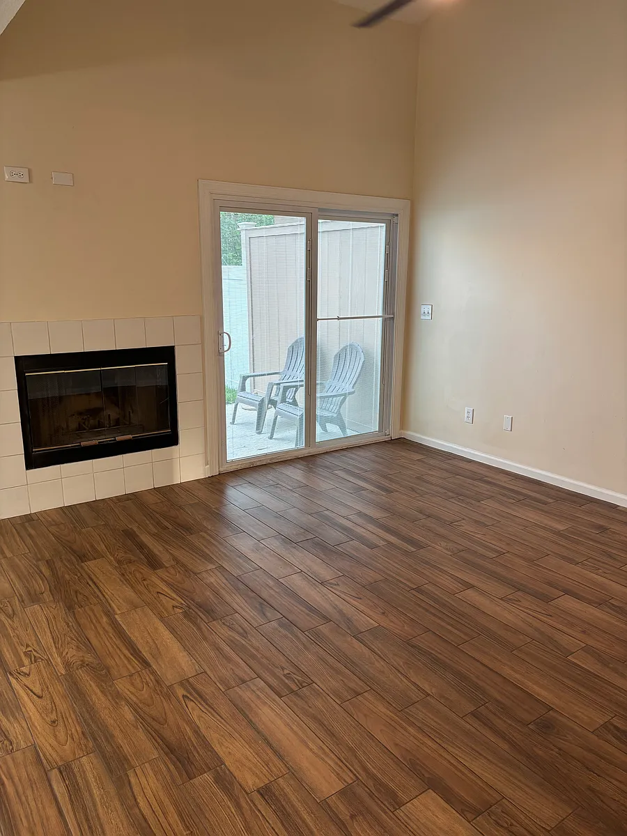 Building Photo - 12763 Ashbrook Cir W