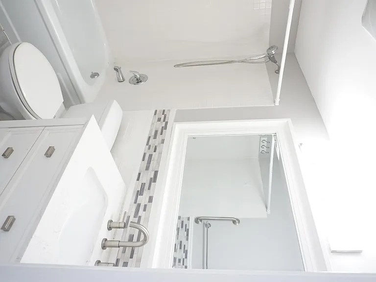 294 Chatham E #O — Photo 8